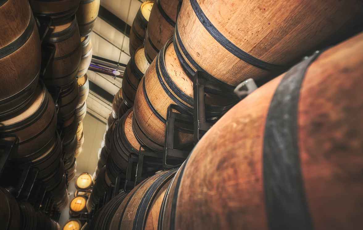 why is whiskey stored in wooden barrels 2